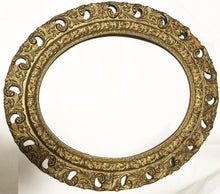 Load image into Gallery viewer, antique wreath frame gilt